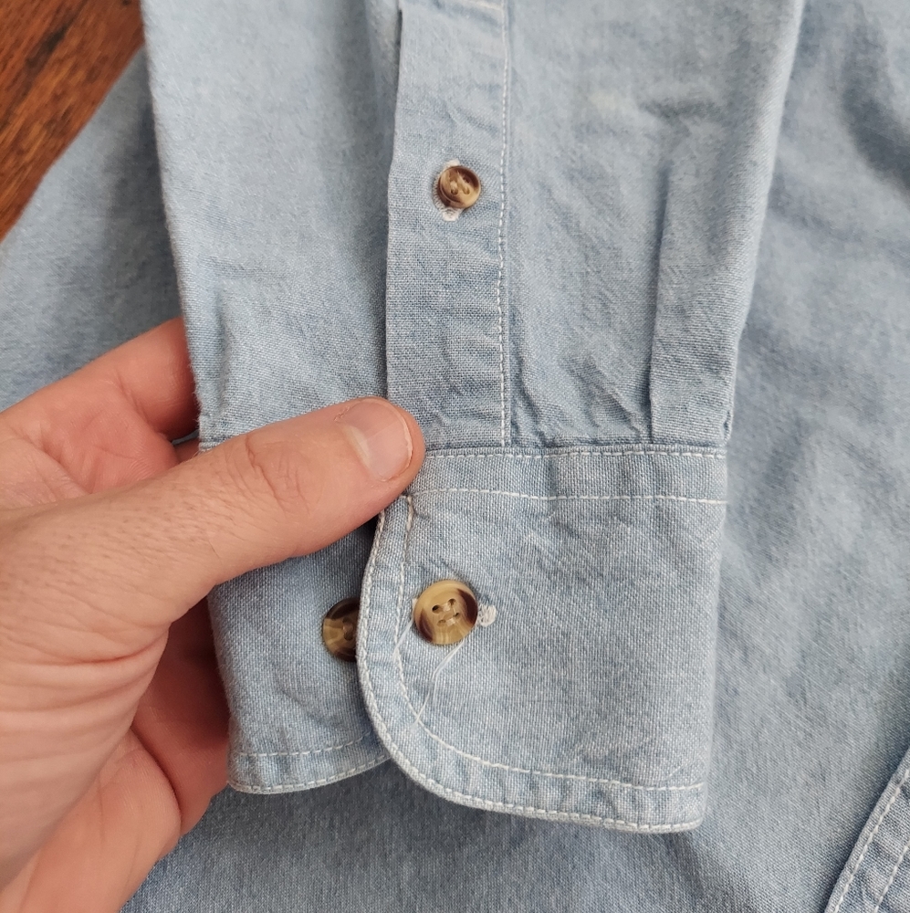 🔥VTG '95 Looney Tunes Denim Shirt🔥 - Picture 5 of 11